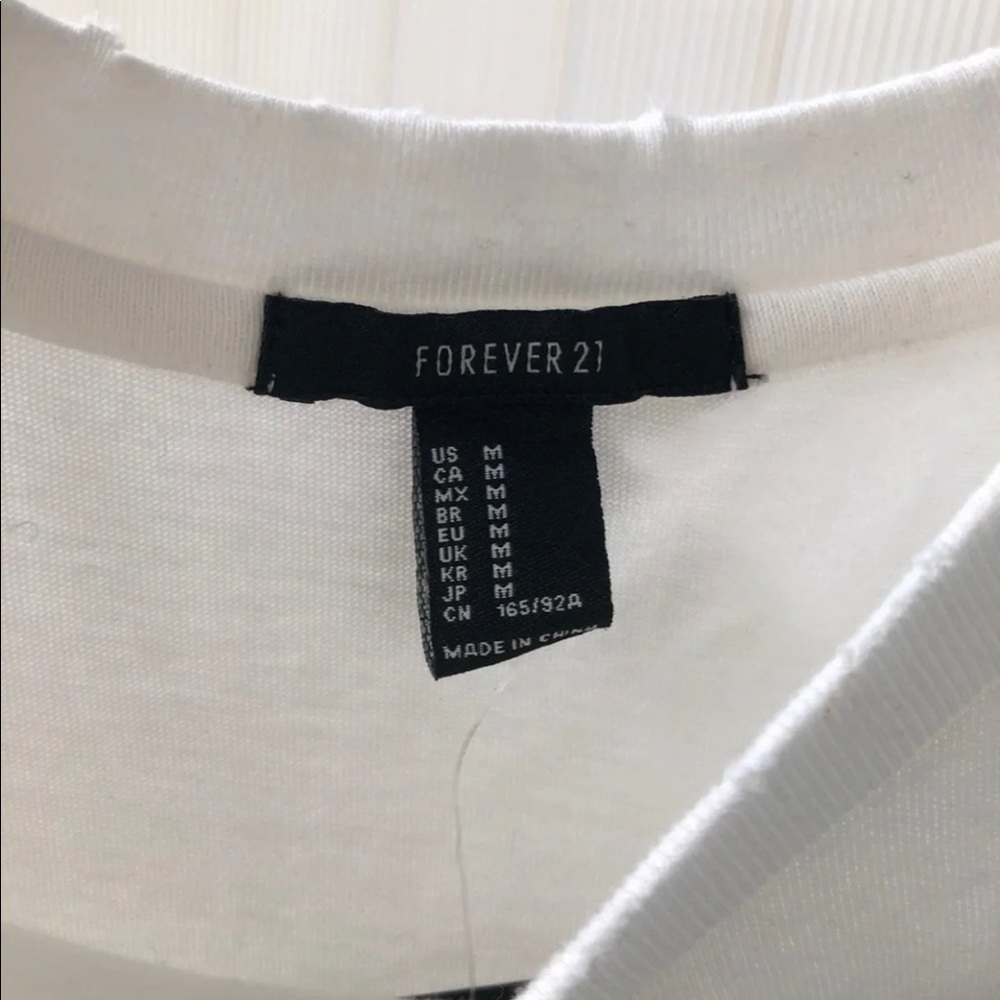 t-shirt - Picture 2 of 3